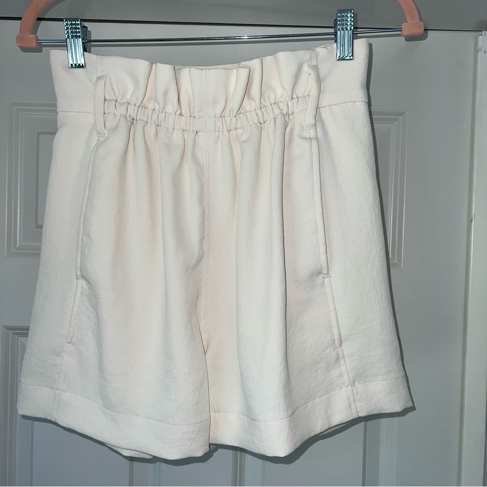 Aritzia Wilfred shorts